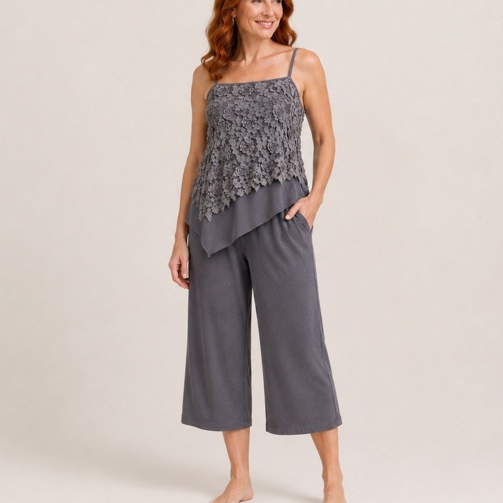 Creations By Cicci Gray Rosette Sequin Floral‎ Set Top and Capri Pants Small